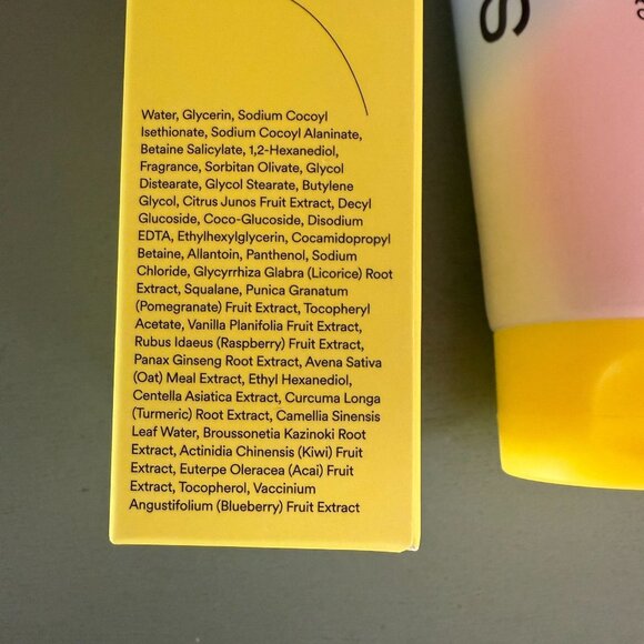 Smood Calm Me Down Antioxidant Cleanser Cream to Foam Glow Formula - Picture 8 of 12